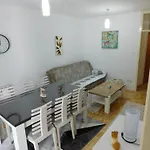 Geat Near Centar